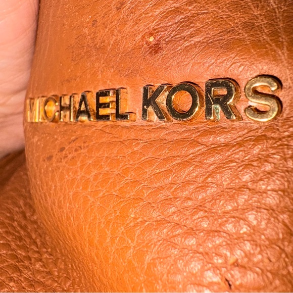 Michael Kors Bedford large Tan / Brown Shoulder Bag W/ Gold Details - Picture 7 of 8